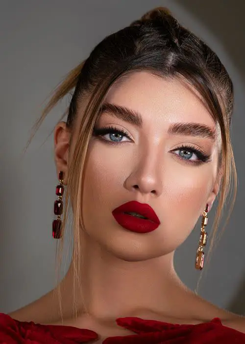 لاین میکاپ 5